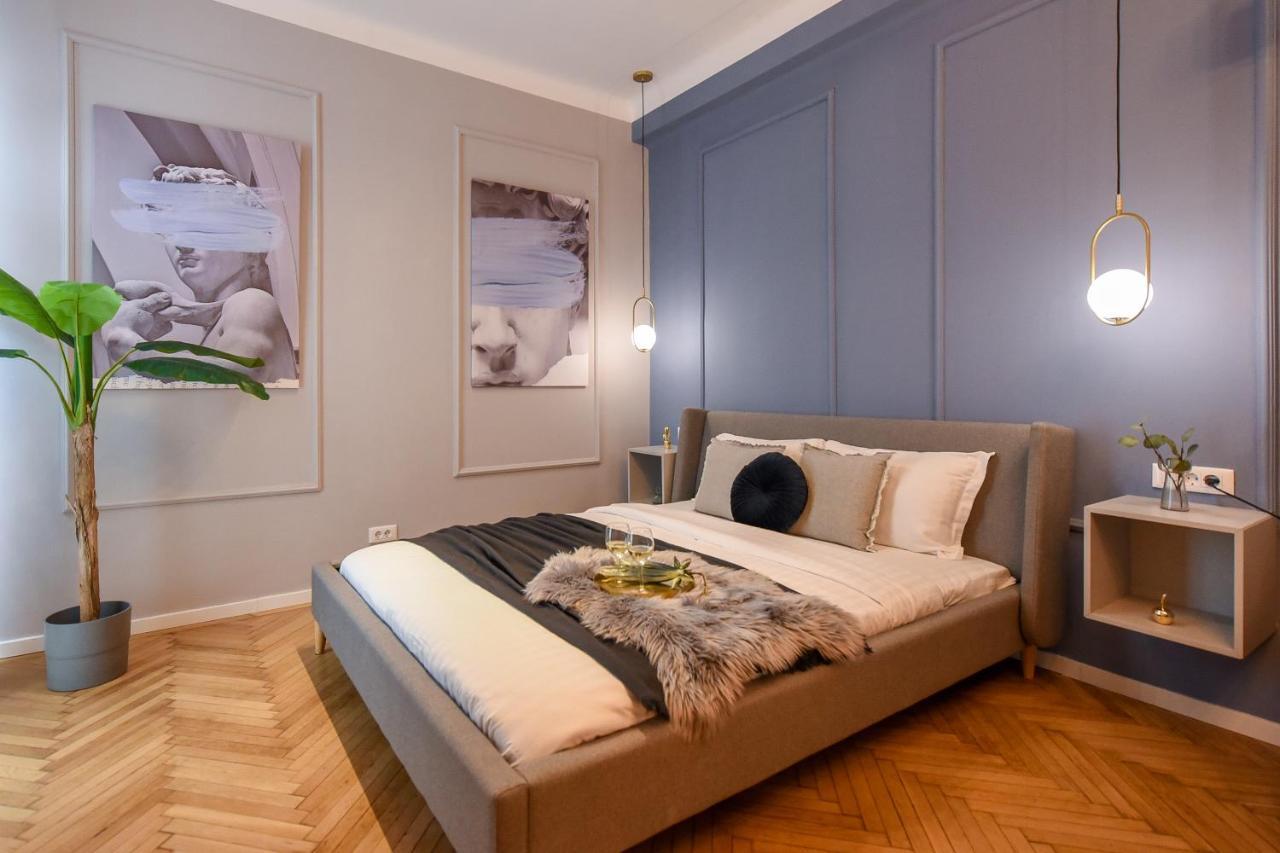 Modern Stay - Central Studios With Wall Projector Near Radisson Bucarest Esterno foto