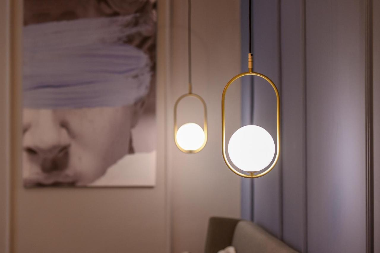 Modern Stay - Central Studios With Wall Projector Near Radisson Bucarest Esterno foto