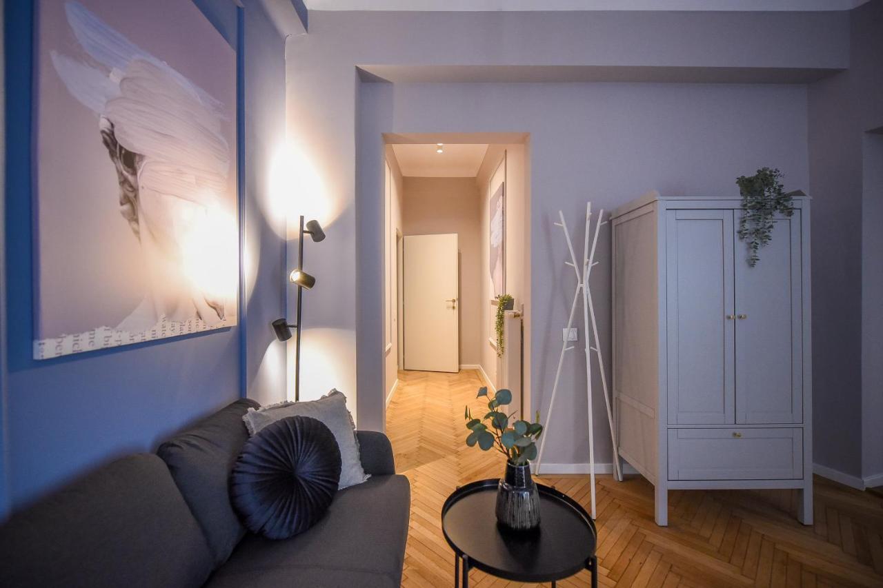 Modern Stay - Central Studios With Wall Projector Near Radisson Bucarest Esterno foto