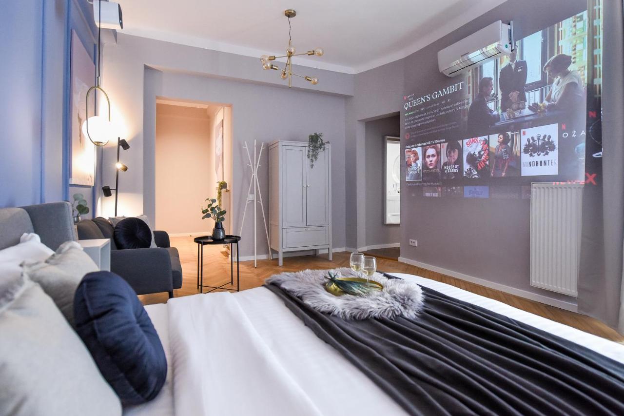 Modern Stay - Central Studios With Wall Projector Near Radisson Bucarest Esterno foto