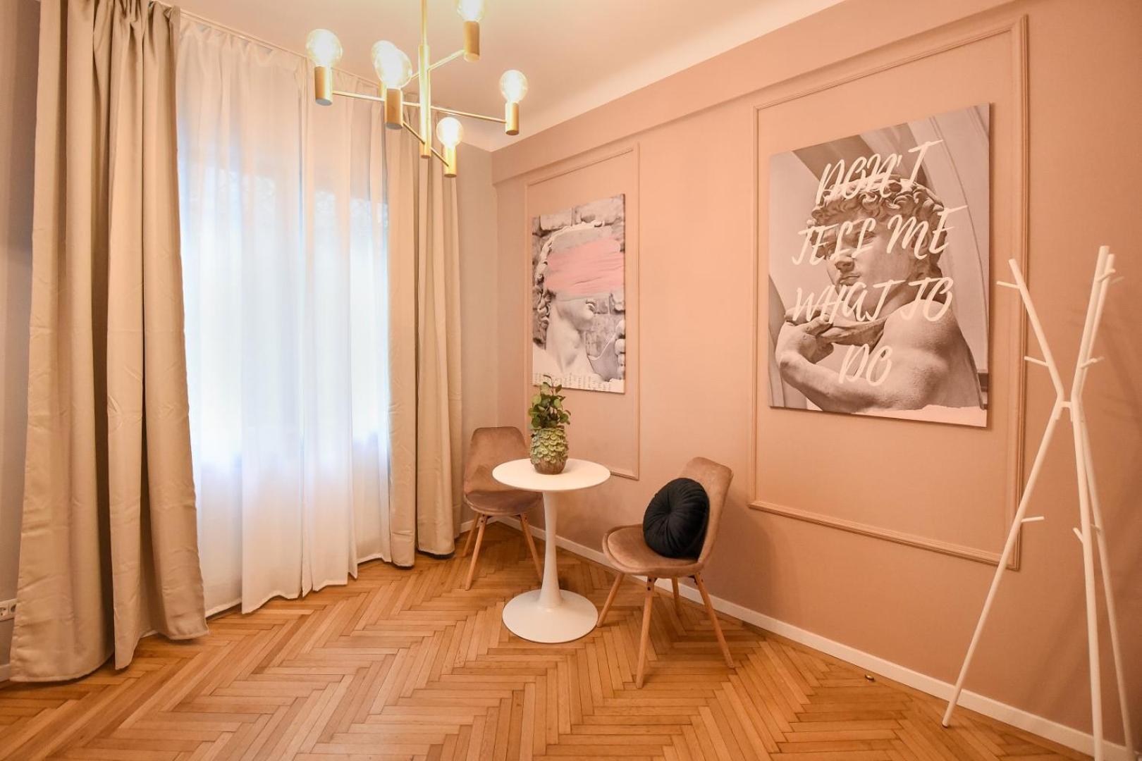 Modern Stay - Central Studios With Wall Projector Near Radisson Bucarest Esterno foto