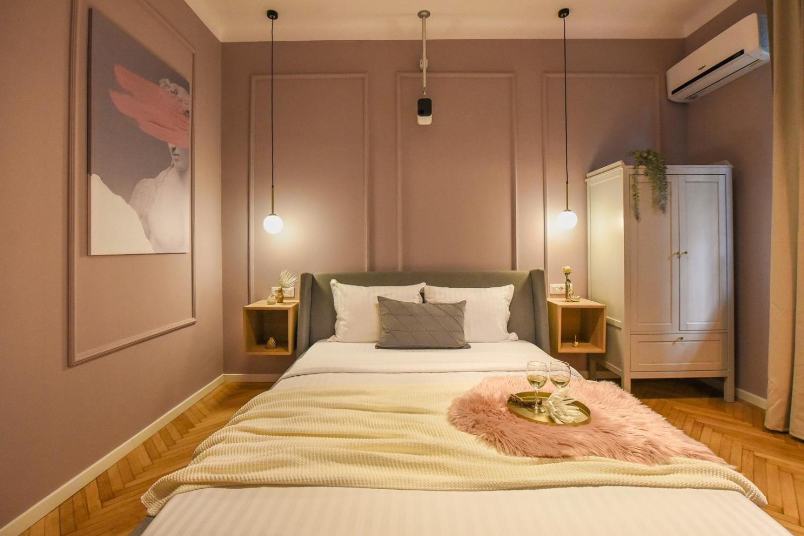 Modern Stay - Central Studios With Wall Projector Near Radisson Bucarest Esterno foto